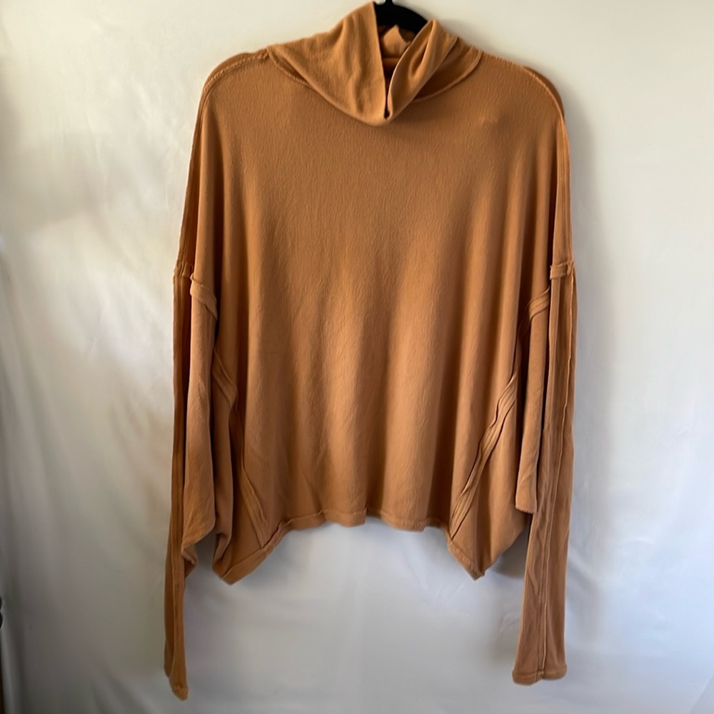 We the free brown oversized cropped sweater size small turtleneck super soft‎